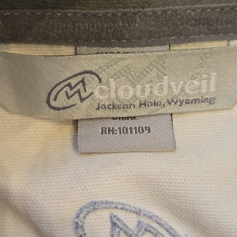 Cloudveil Jackson Hole, Wyoming Creamy White Windbreaker - Picture 4 of 15